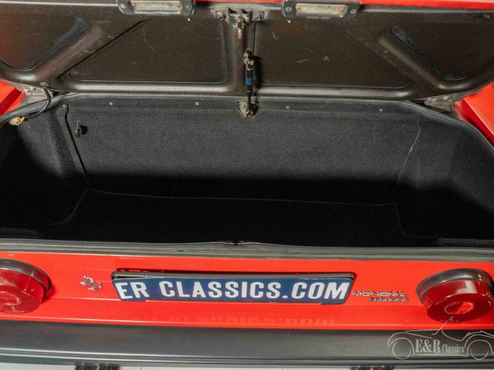 Image 18/19 of Ferrari Mondial Quattrovalvole (1984)