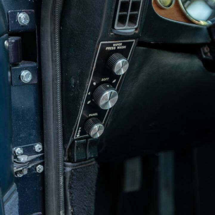 Image 31/50 de Aston Martin DBS Vantage (1969)