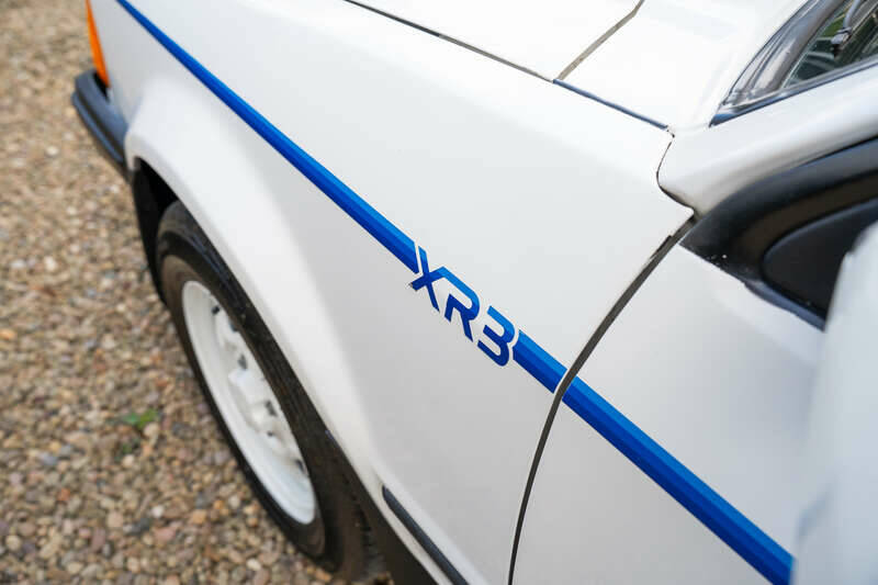 Image 20/50 of Ford Escort XR3i (1983)