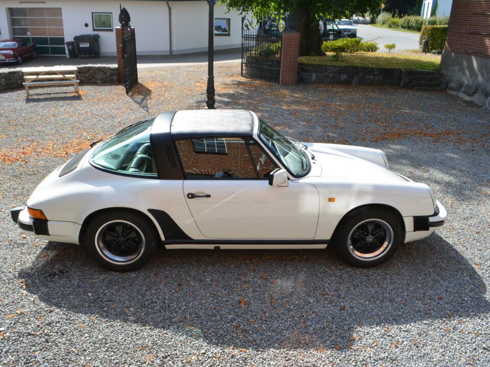 Bild 5/15 von Porsche 911 Carrera 3.2 (1986)