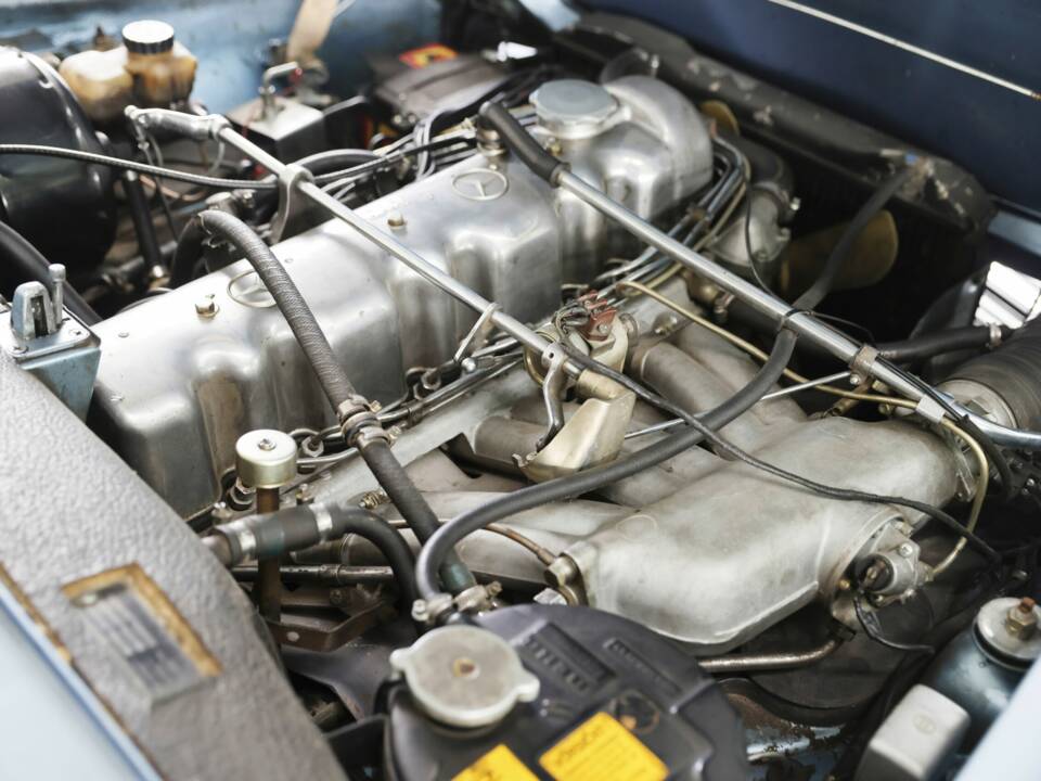 Immagine 33/40 di Mercedes-Benz 230 SL (1966)