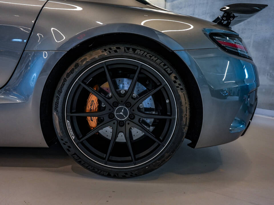 Image 11/37 of Mercedes-Benz SLS AMG Black Series (2014)