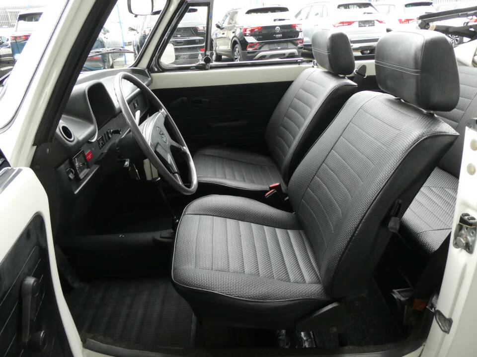 Immagine 9/22 di Volkswagen Käfer 1303 (1979)
