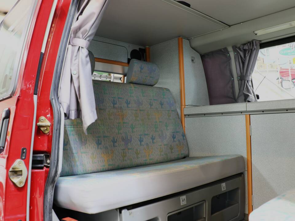 Bild 32/47 von Volkswagen T4 California 2.5 (1995)
