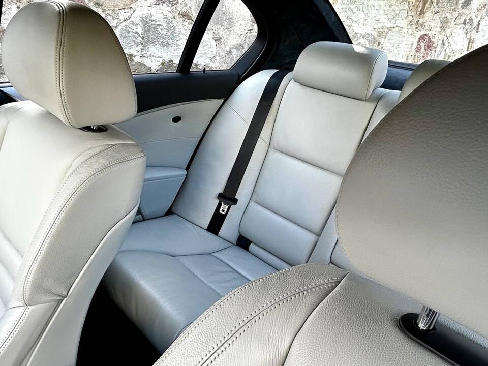 Bild 10/16 von BMW M5 (2005)