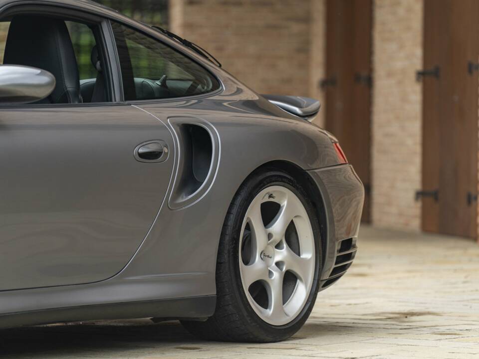 Bild 16/50 von Porsche 911 Turbo (2002)