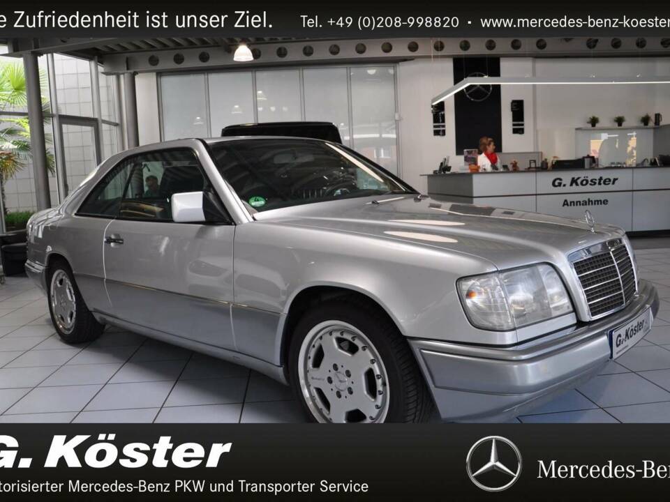 Image 4/12 of Mercedes-Benz E 200 (1995)