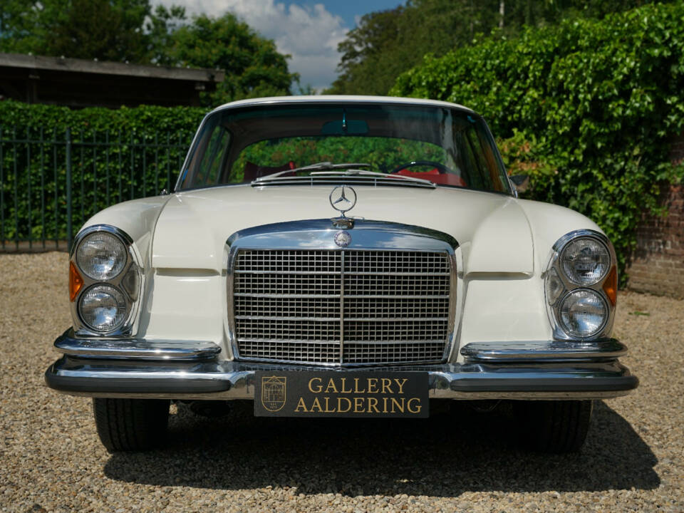 Immagine 34/50 di Mercedes-Benz 280 SE 3,5 (1970)