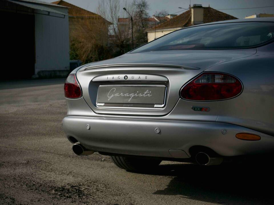 Bild 13/39 von Jaguar XKR (2003)