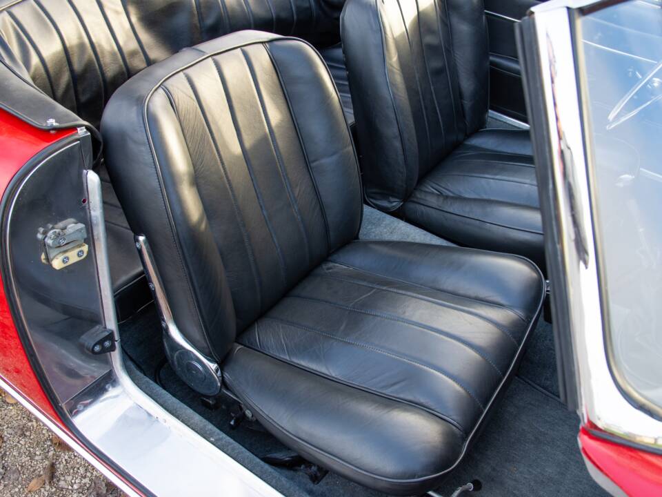 Immagine 51/94 di Alfa Romeo 2600 Spider (1964)