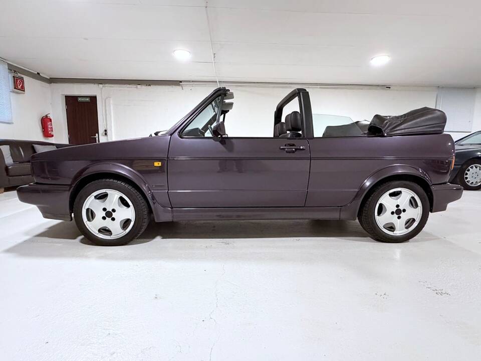 Image 4/22 of Volkswagen Golf Mk I Convertible 1.8 (1993)