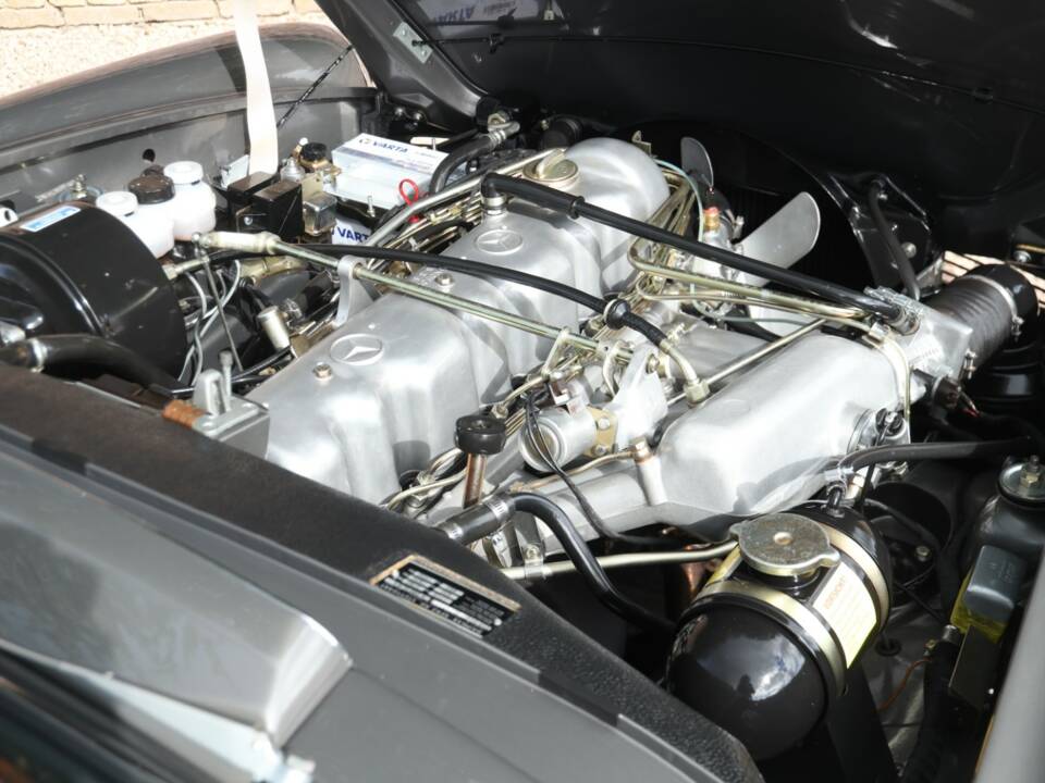 Bild 22/50 von Mercedes-Benz 280 SL (1971)