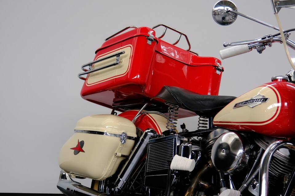 Image 23/75 of Harley-Davidson FL Panhead (1965)
