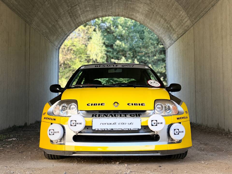Imagen 13/29 de Renault Clio II V6 (2002)