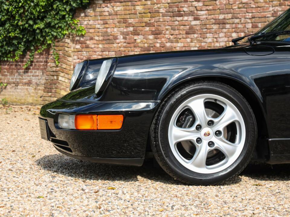 Image 30/50 de Porsche 911 Carrera 2 (1991)