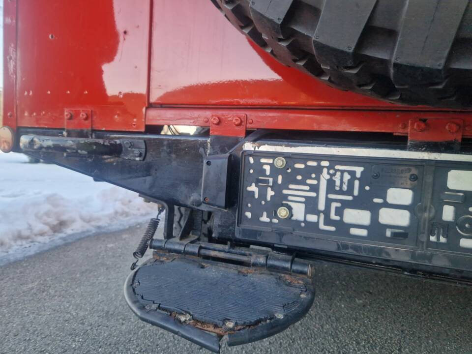 Image 21/54 of Land Rover 109 (1970)