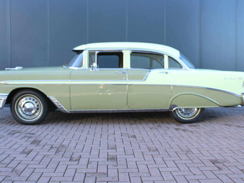 Image 2/5 of Chevrolet Bel Air Sedan (1956)