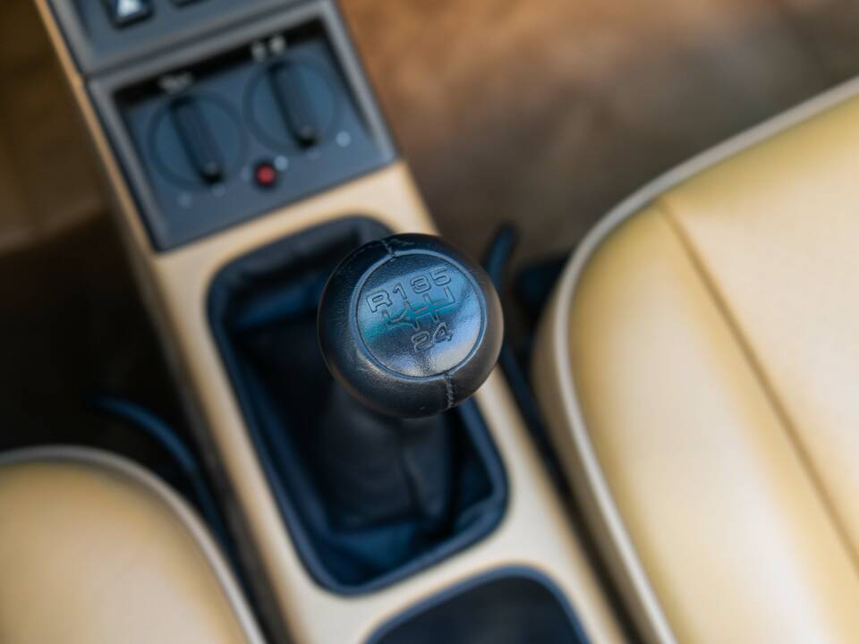 Bild 17/34 von Porsche 911 Carrera 4 (1991)