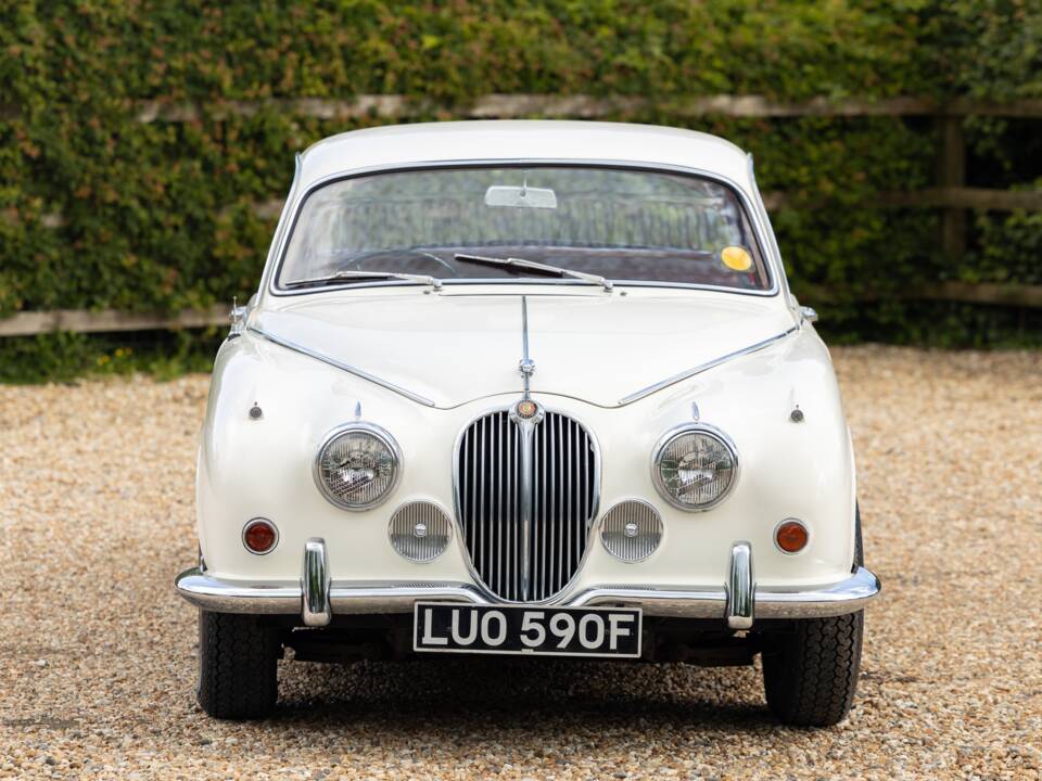 Image 6/50 of Jaguar Mk II 2.4 (1967)