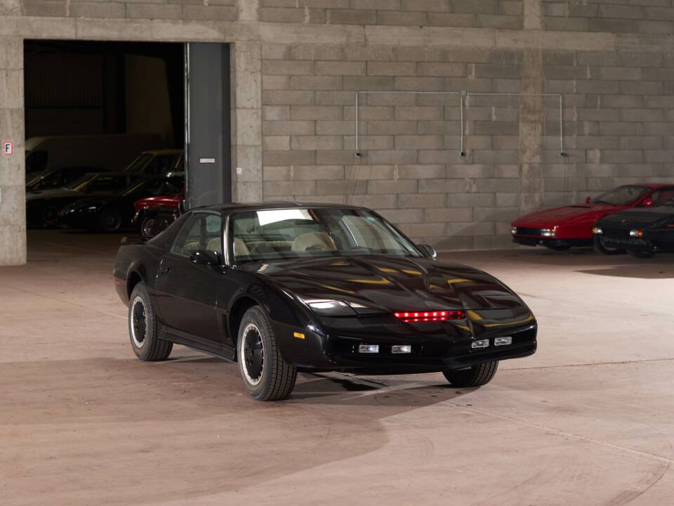Obraz 3/63 pojazdu Pontiac Firebird TransAm (1984)