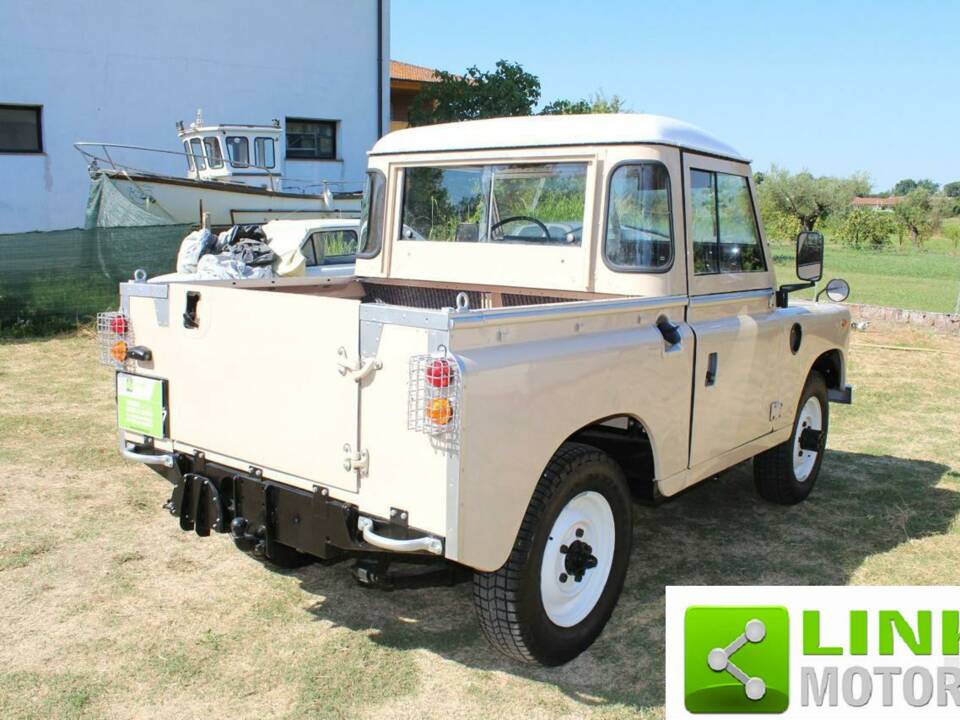Image 4/10 of Land Rover 88 (1978)
