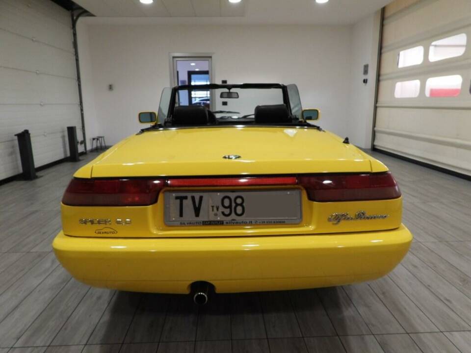 Bild 2/10 von Alfa Romeo 2.0 Spider (1993)