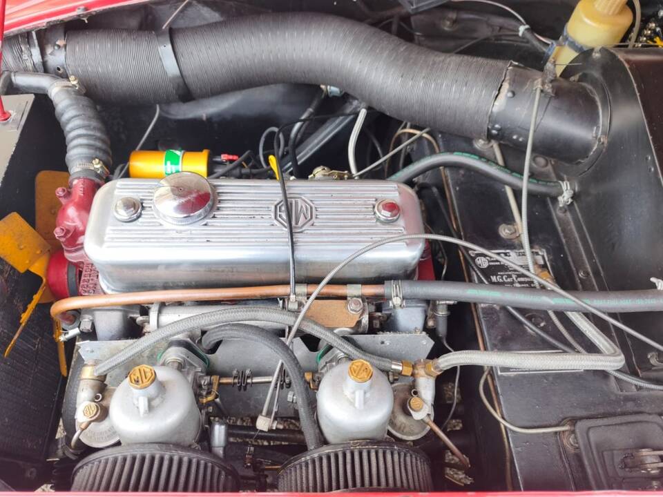 Image 18/24 of MG MGA 1500 (1959)