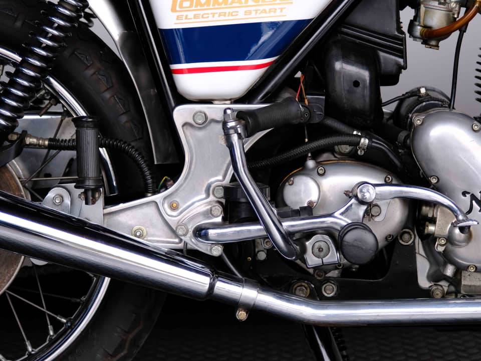 Image 10/83 of Norton 850 MKIII Roadster (1975)