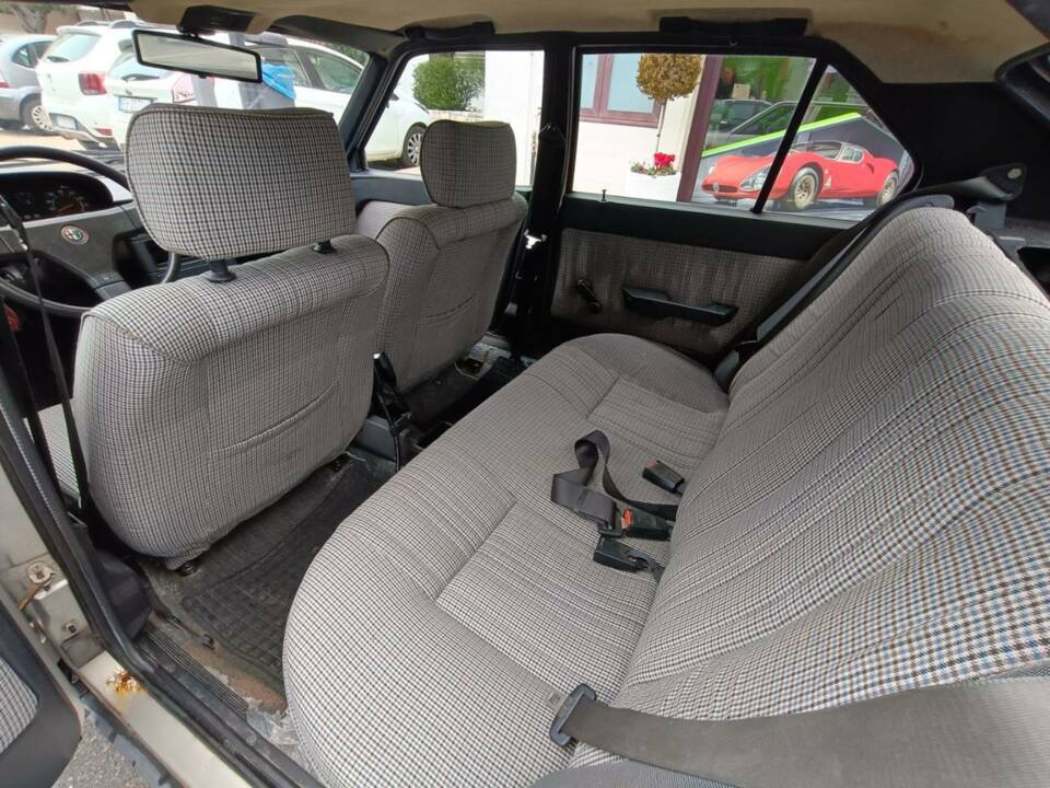 Immagine 37/50 di Alfa Romeo 33 - 1.3 S (1989)