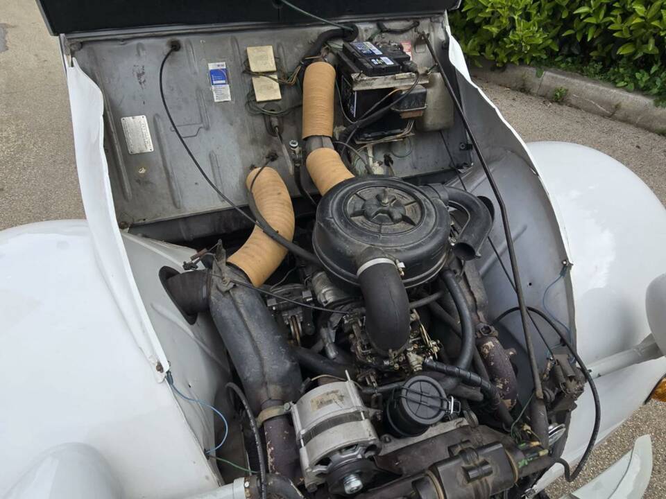 Image 18/31 of Citroën 2 CV 6 Club (1985)