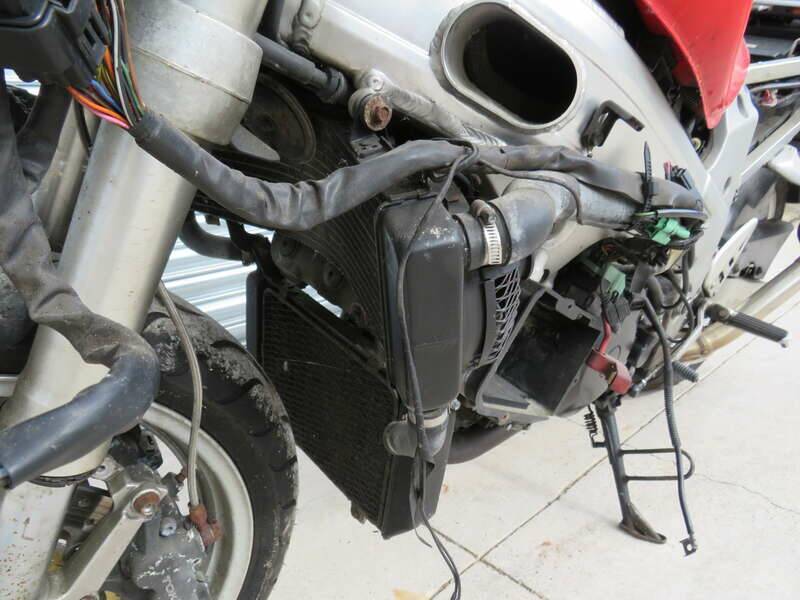 Bild 15/32 von Suzuki TL 1000R (1999)