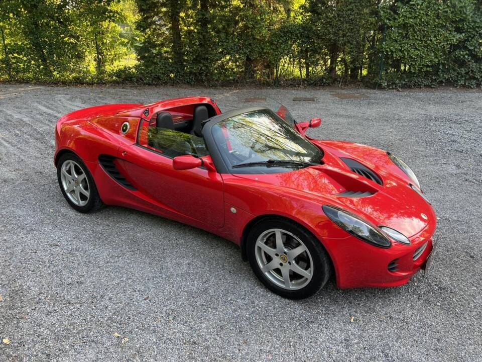 Image 2/22 of Lotus Elise (2002)