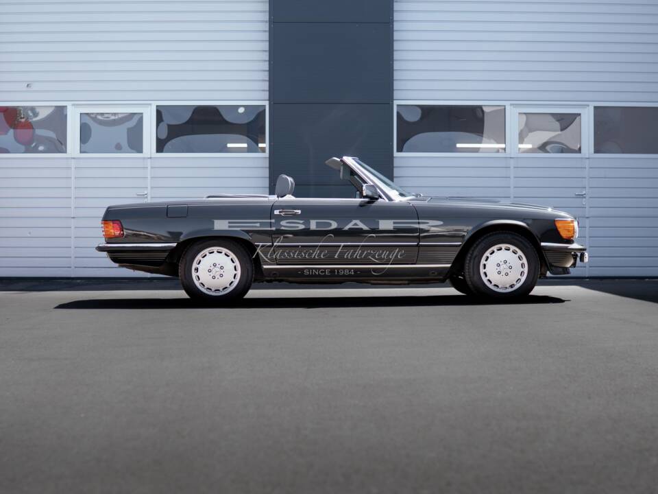 Image 27/29 of Mercedes-Benz 560 SL (1987)