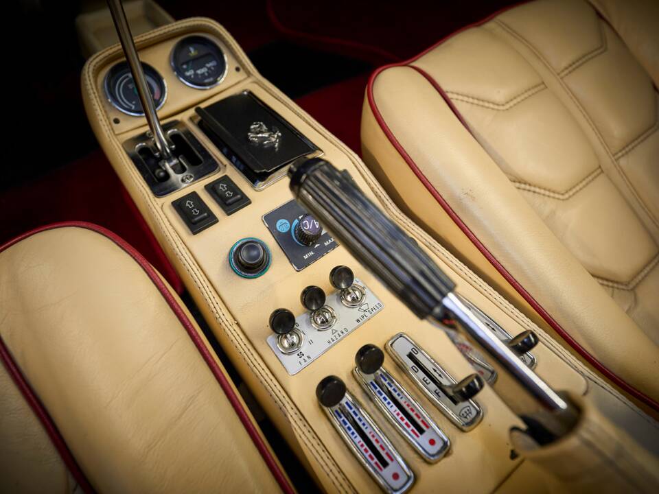 Afbeelding 77/100 van Ferrari 208 GTB Turbo (1982)