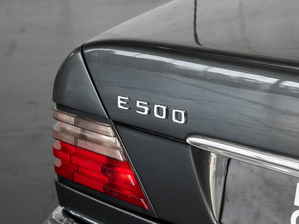 Bild 31/50 von Mercedes-Benz E 500 (1993)