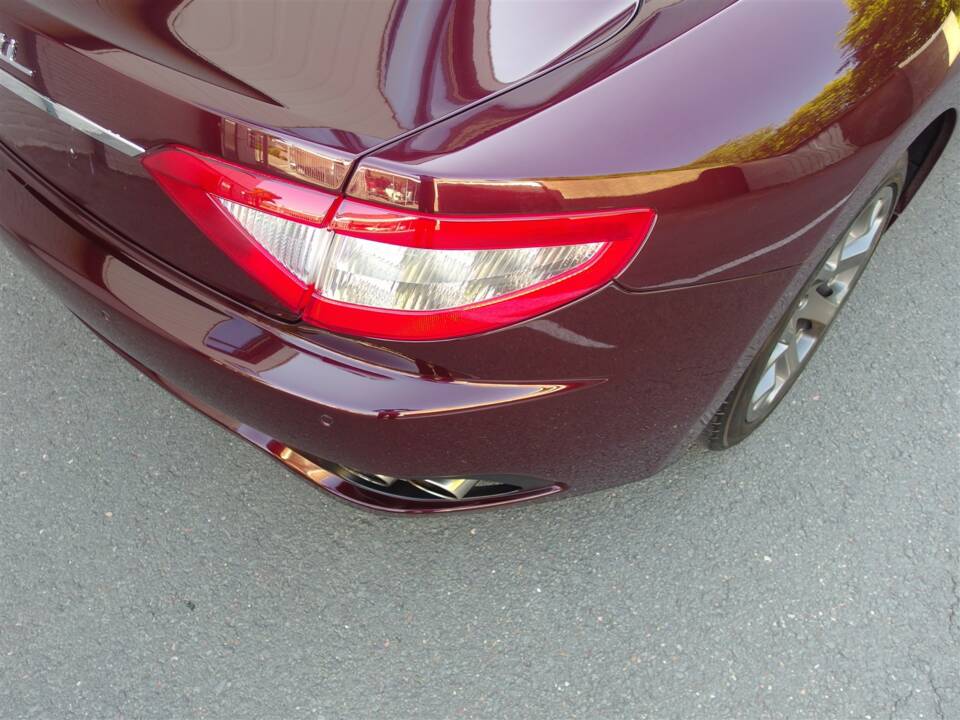 Image 40/98 of Maserati GranTurismo 4.2 (2008)