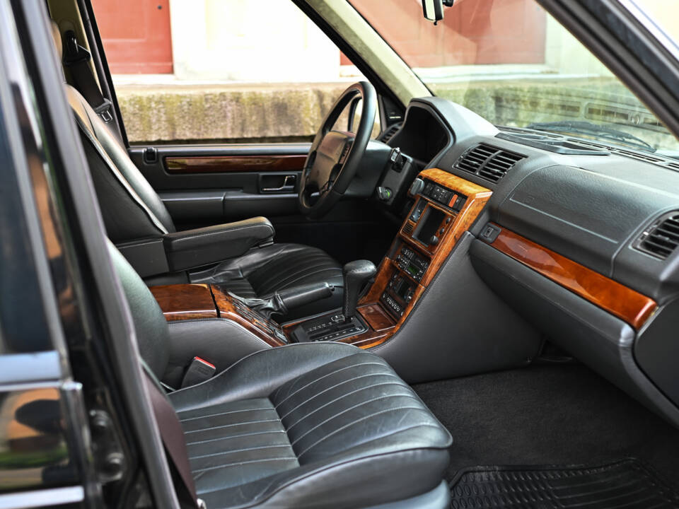 Image 22/25 of Land Rover Range Rover 4.6 HSE (1997)