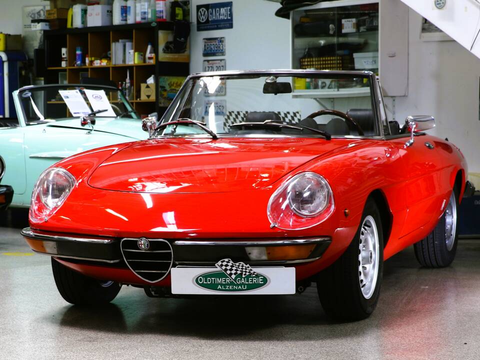 Afbeelding 3/37 van Alfa Romeo 2000 Spider Veloce (1979)