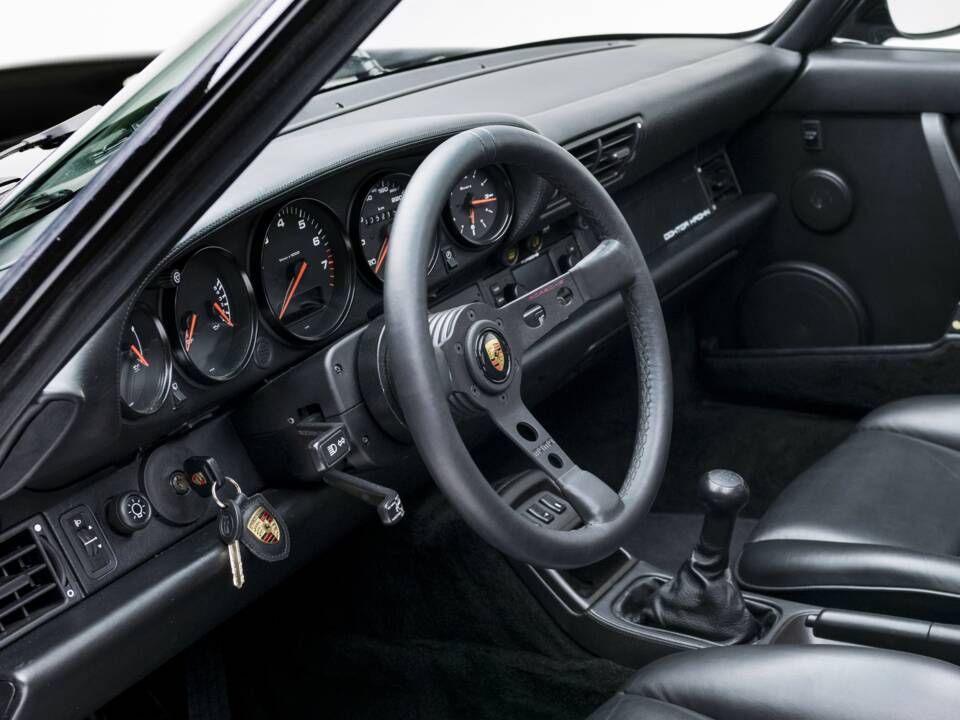 Imagen 2/25 de Porsche 911 Turbo 3.3 (1991)