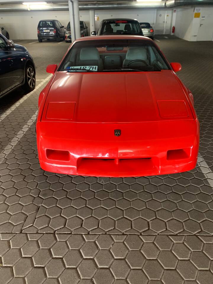 Image 40/55 of Pontiac Fiero GT (1988)