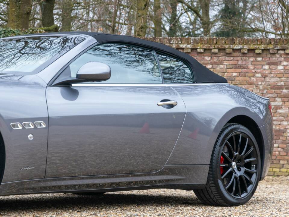 Bild 42/50 von Maserati GranCabrio Sport (2015)