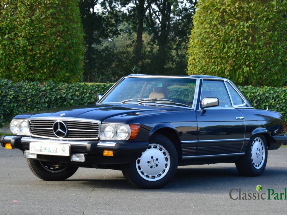 Image 7/50 de Mercedes-Benz 380 SL (1982)