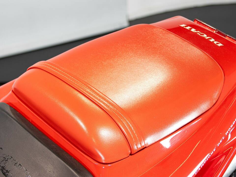 Immagine 47/50 di Ducati DUMMY (2000)