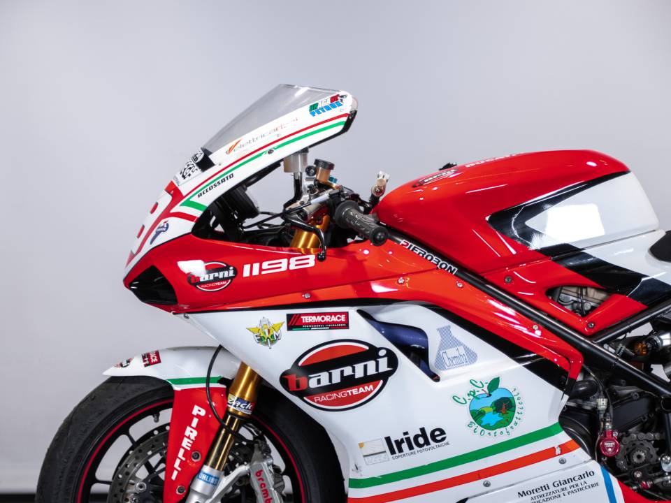 Bild 12/50 von Ducati DUMMY (2010)