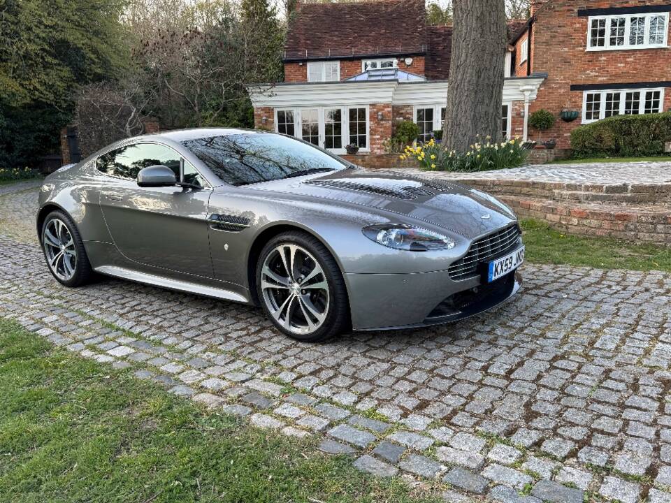 Afbeelding 42/49 van Aston Martin V12 Vantage (2009)