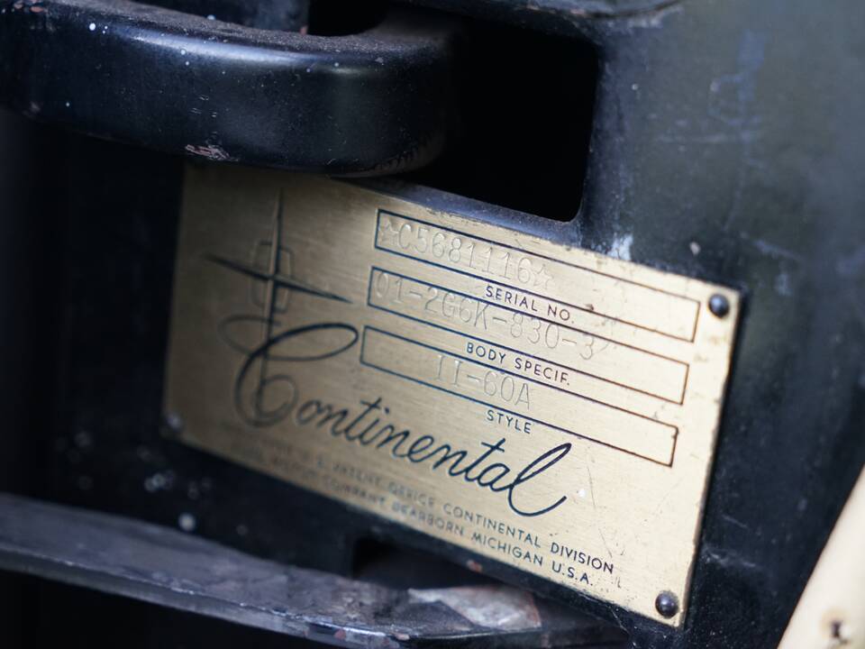 Image 8/24 of Lincoln Continental Mark II (1956)