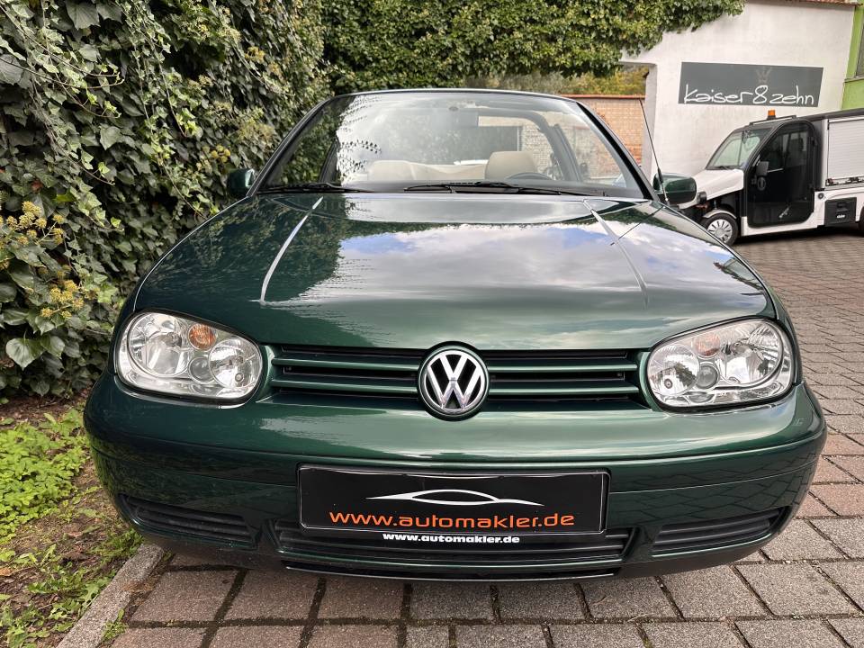 Immagine 4/26 di Volkswagen Golf IV Cabrio 2.0 (2001)