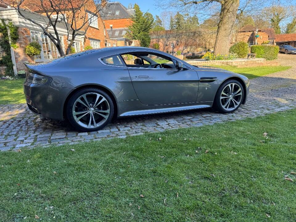 Afbeelding 18/49 van Aston Martin V12 Vantage (2009)