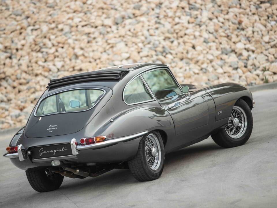 Immagine 37/88 di Jaguar E-Type (2+2) (1968)