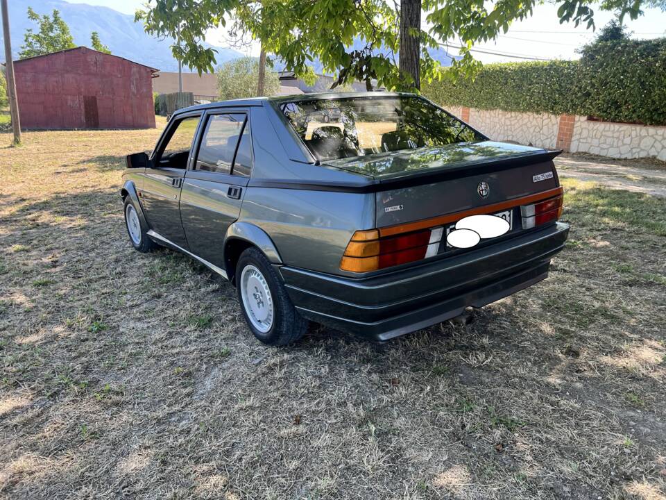 Immagine 16/46 di Alfa Romeo 75 1.8 Turbo (1986)